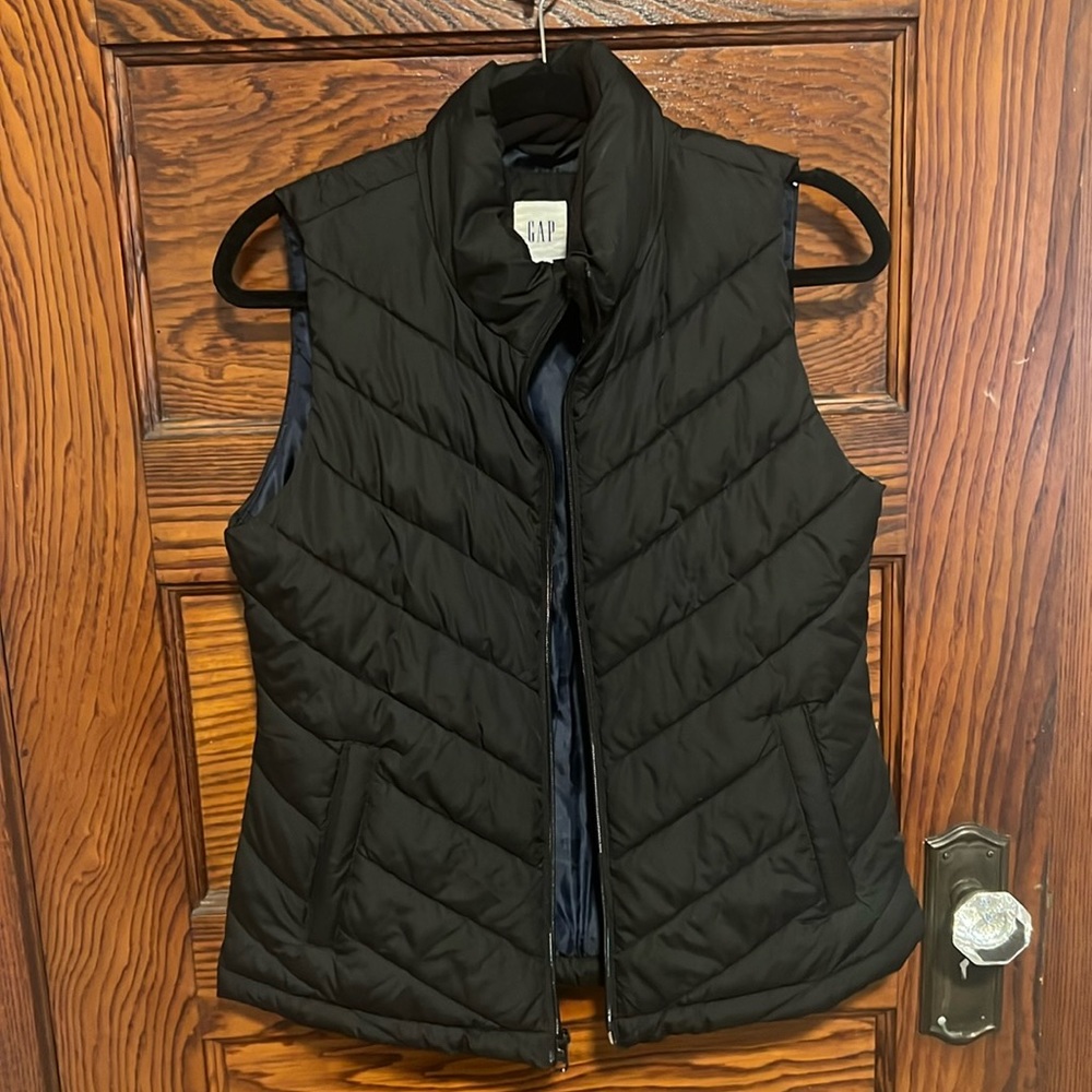 Gap Small black puffer vest